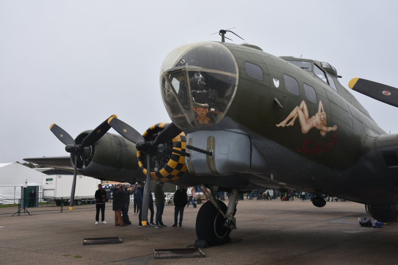 B-17 wing